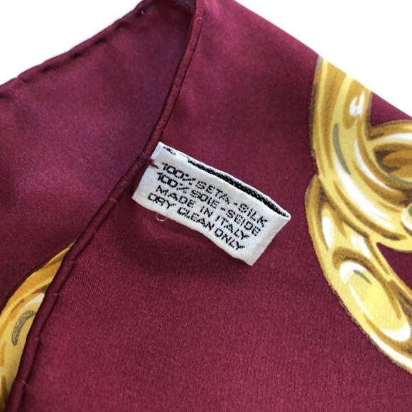 CHANEL - Camellia Chain Print Silk R1.286 - Picture 2 of 2